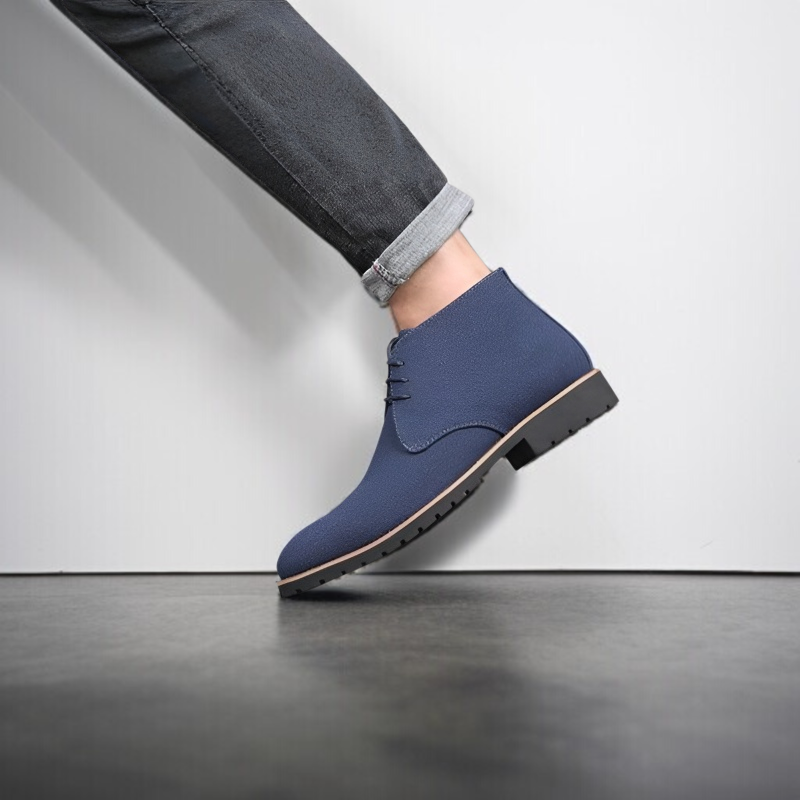 紳士ブーツの前紐ディテール