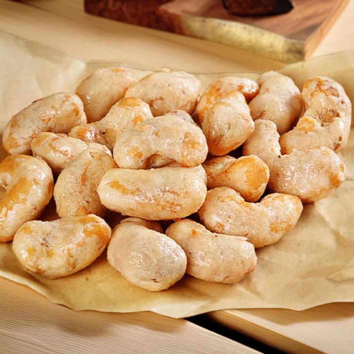 香ばしく焼き上げたカシューナッツの食感