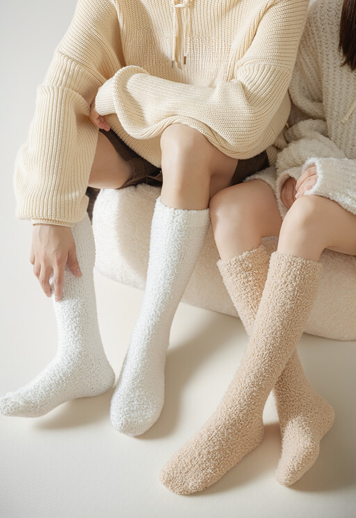 柔軟舒適女士珊瑚絨襪材質特寫