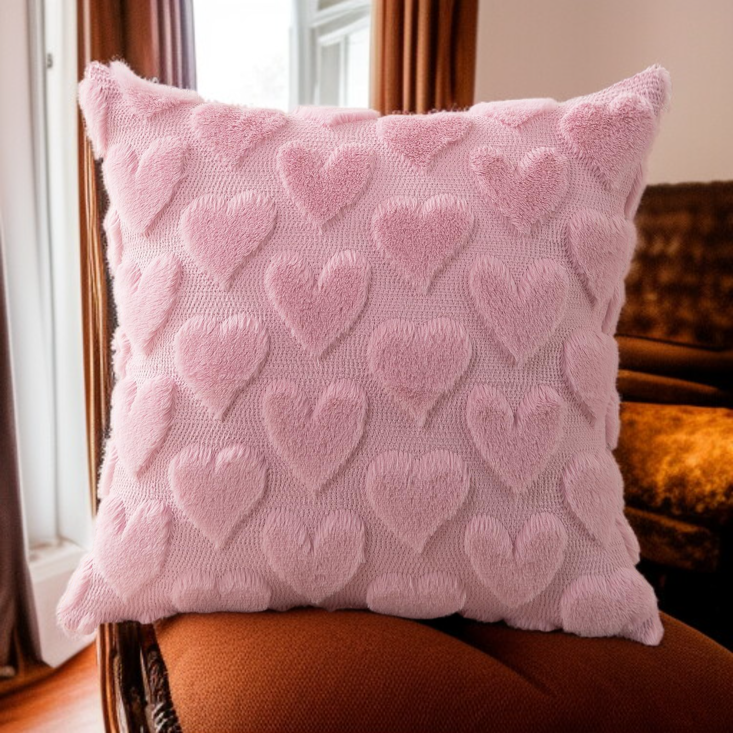 하트 자수가 놓인 부드러운 베개 커버