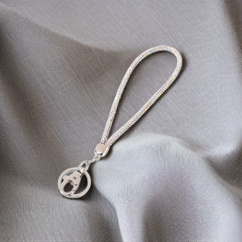 다이아몬드가 박힌 열쇠고리