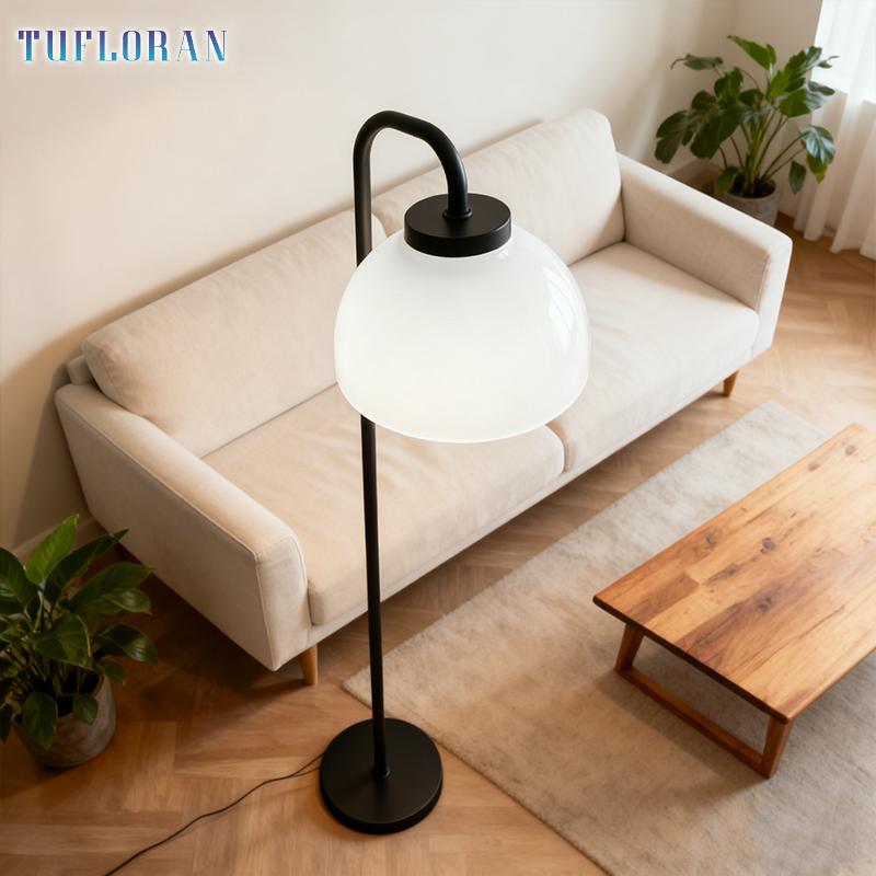 โคมไฟตั้งพื้นสไตล์มินิมอล