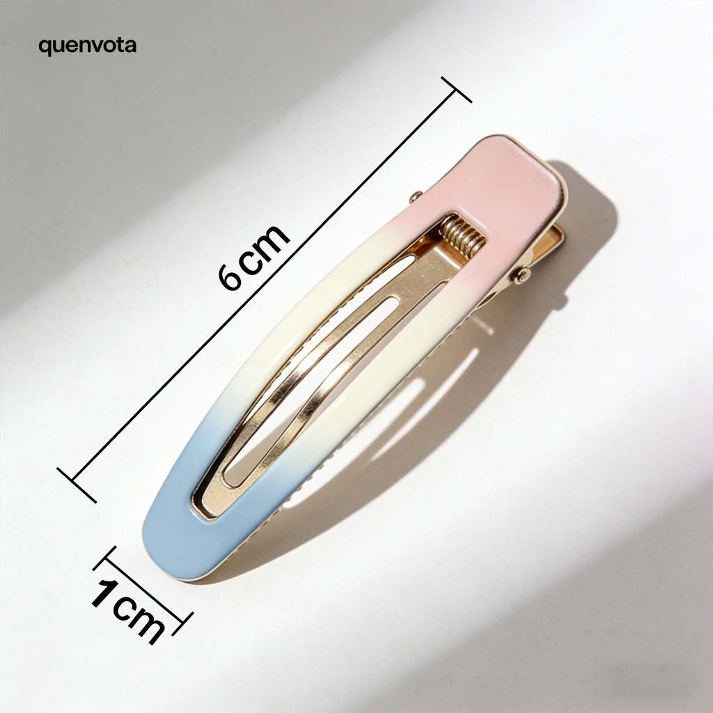 여성 머리에 착용된 그라데이션 헤어핀