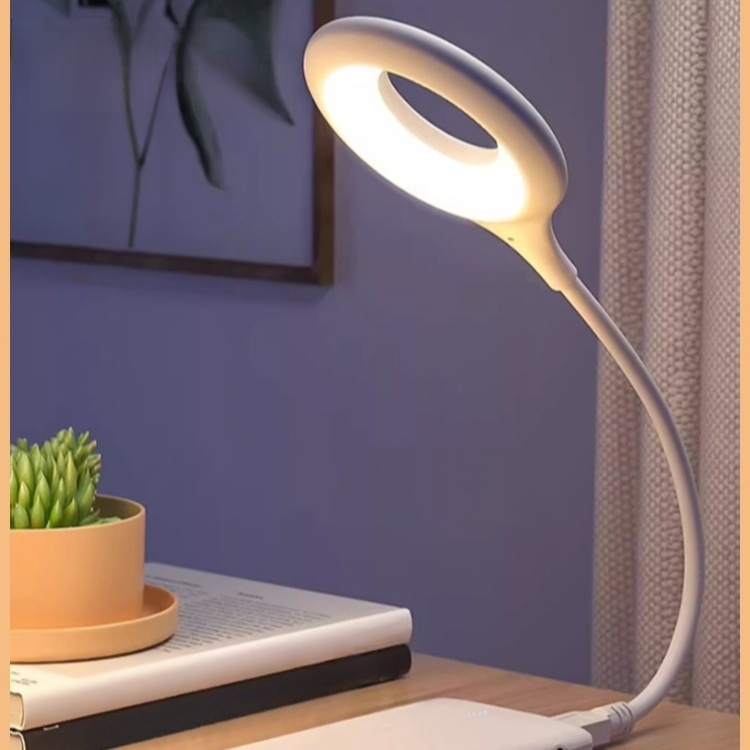 Voice-controlled USB night light