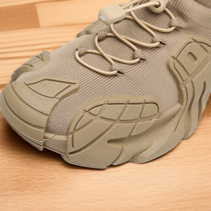 男鞋大尺碼秋季飛織網面透氣運動鞋