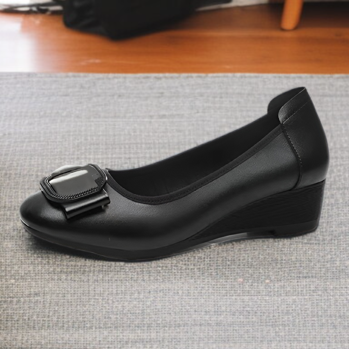 Women's low-cut wedge heel shoes