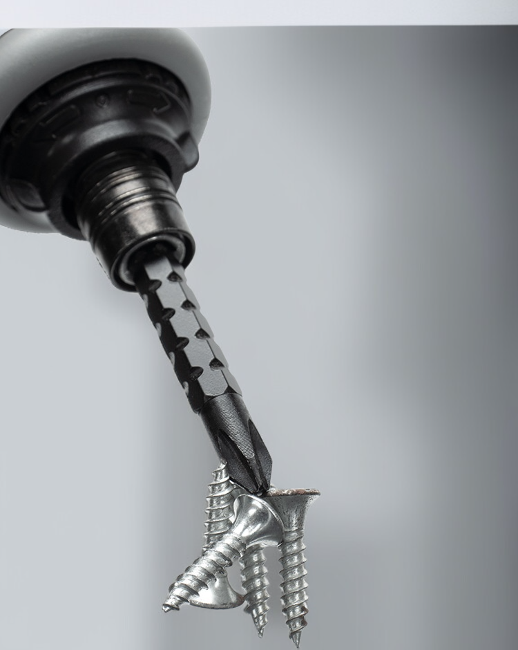 Screwdriver set in compact storage case