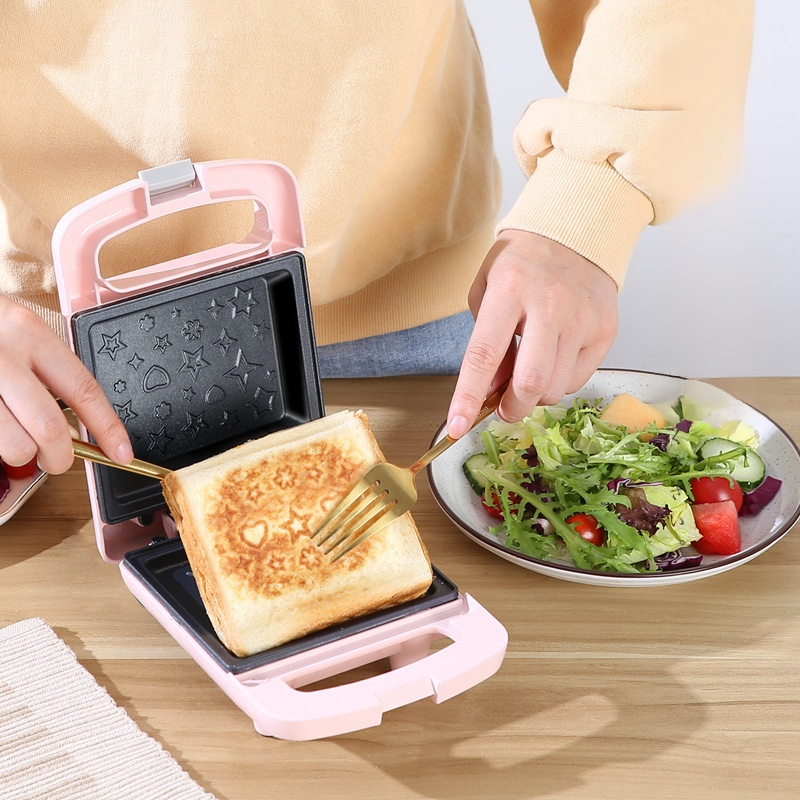 가족용 아침식사 조리기