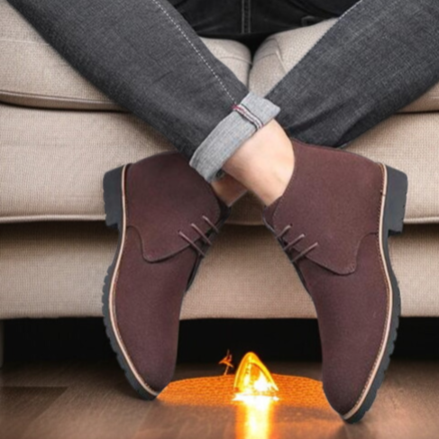 秋のメンズシューズ　ポインテッドトゥスエードブーツ　大きいサイズフロントレースアップカジュアルマーチンブーツ