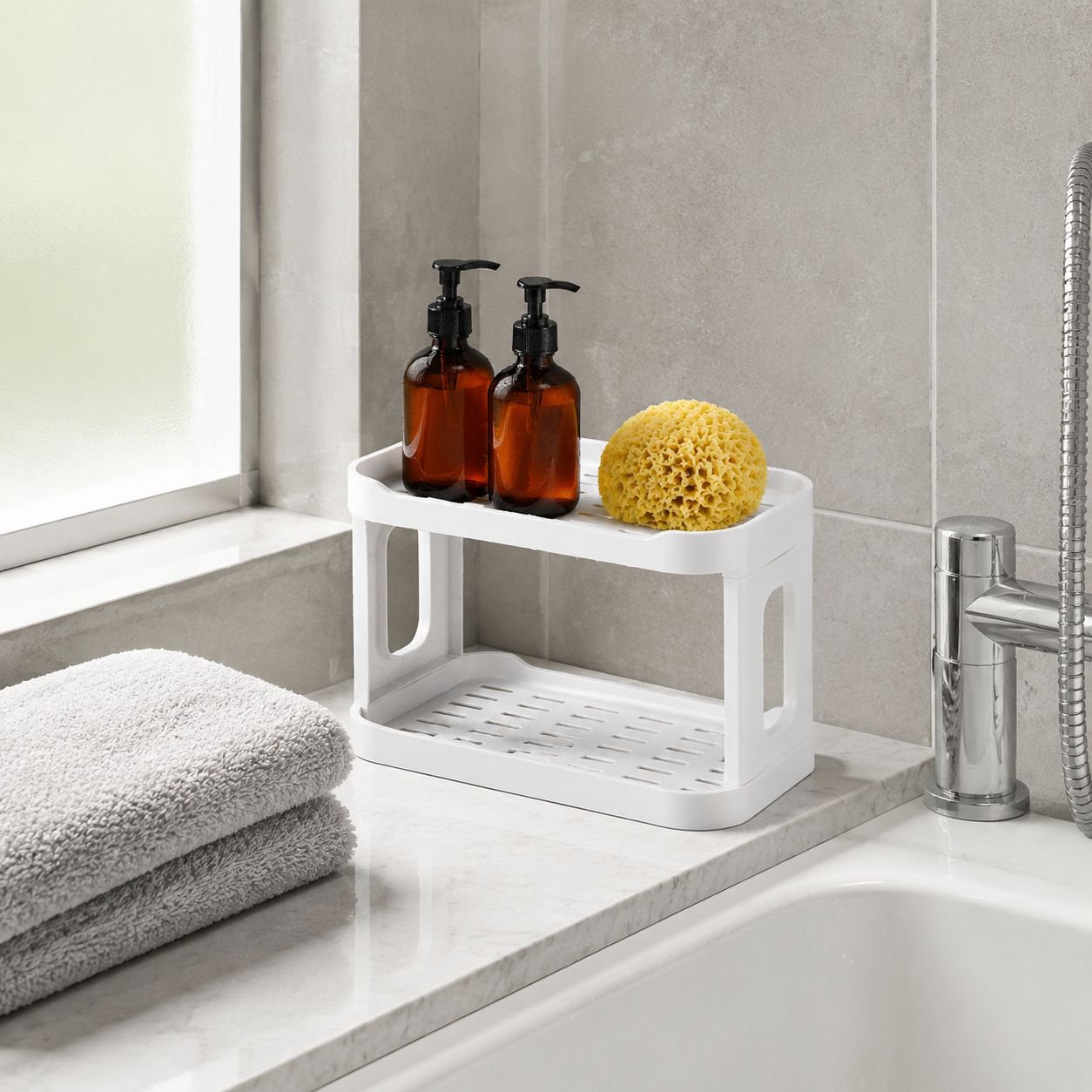 Easy-to-assemble bathroom storage shelf