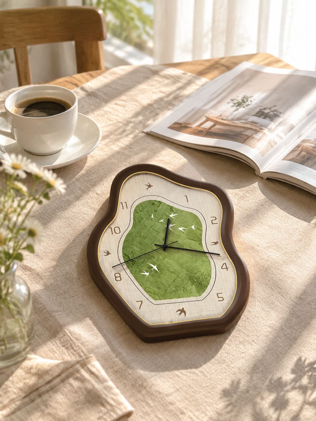 Reloj de mesa único y funcional con inspiración en la naturaleza