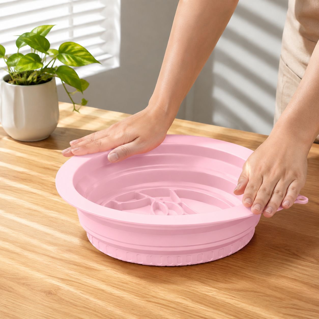 Lightweight portable washbasin for home and travel