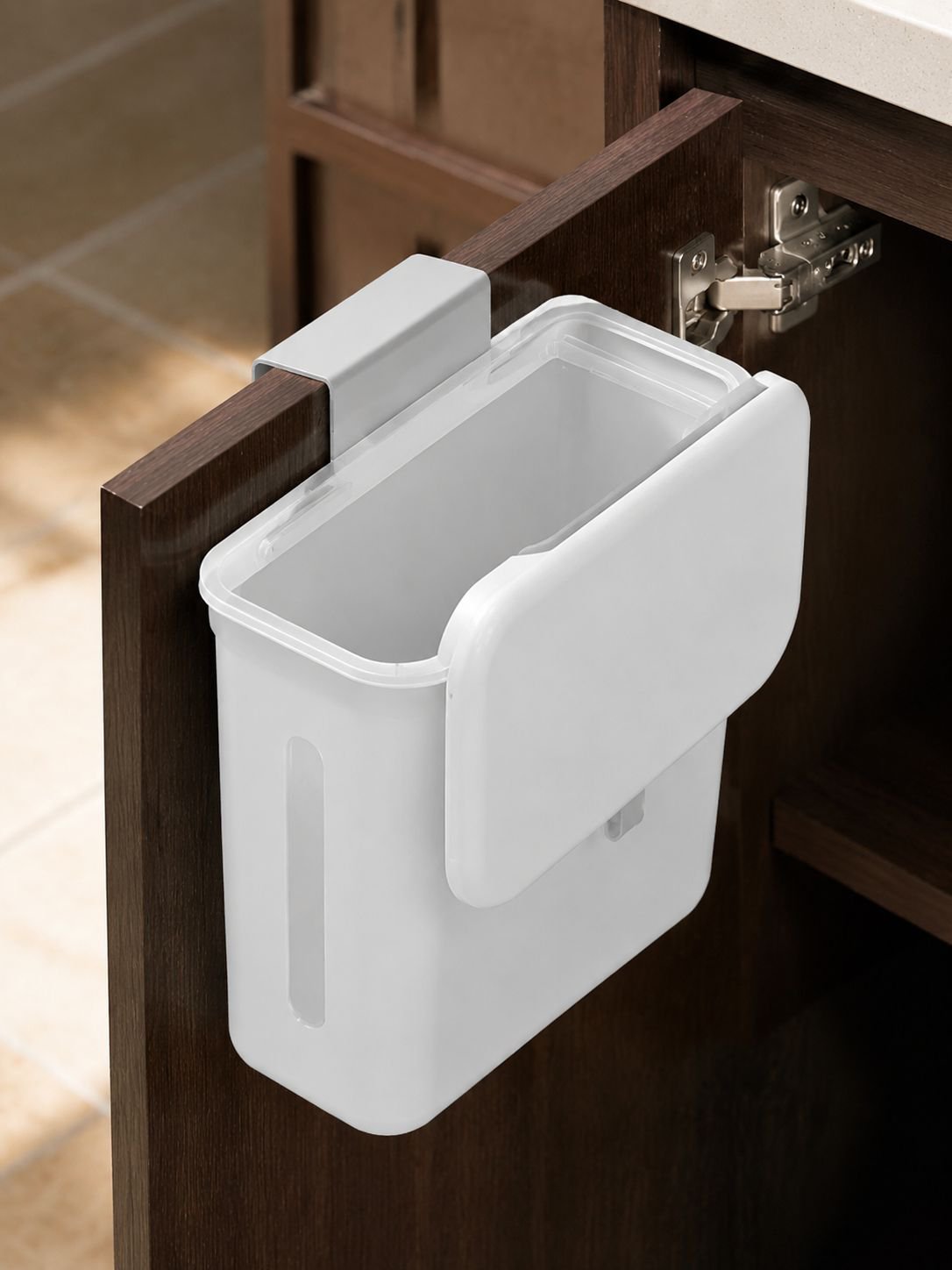 Cubo de basura con separación para residuos orgánicos e inorgánicos
