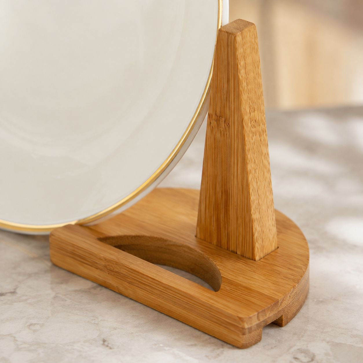 Bamboo Plate Display Stand Rack for Kitchen Storage and Organization