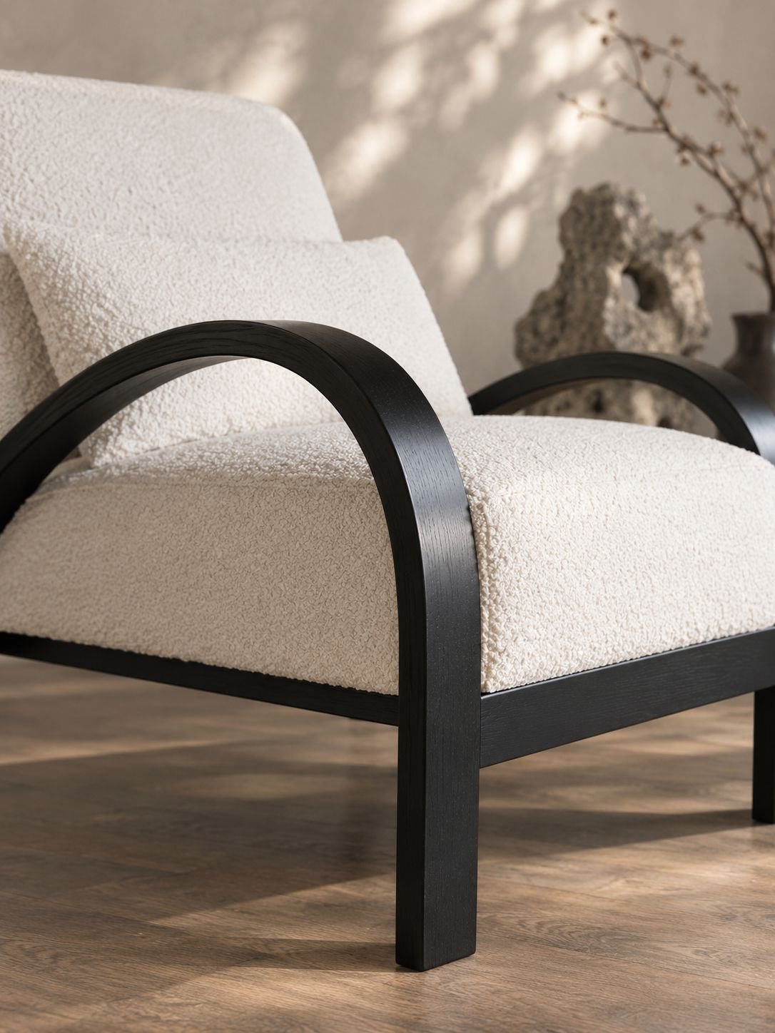 Fauteuil individuel de style wabi-sabi vintage et luxe pour la maison