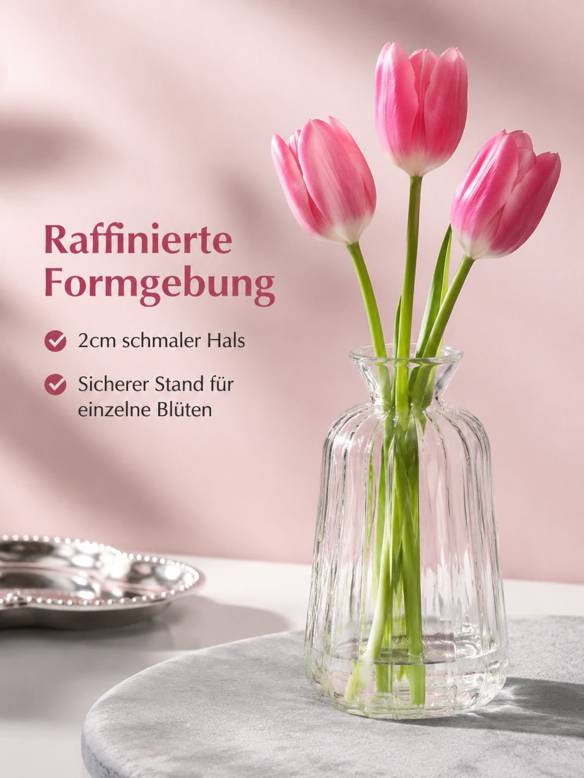 Elegante Vase aus geprägtem Glas für stilvolle Wohnräume