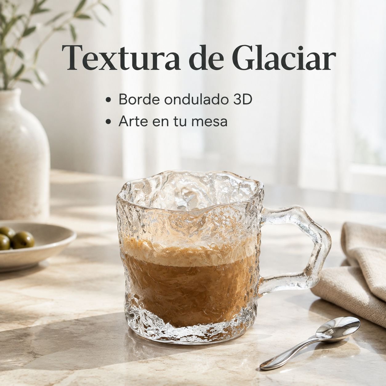 Taza de café de vidrio con asa
