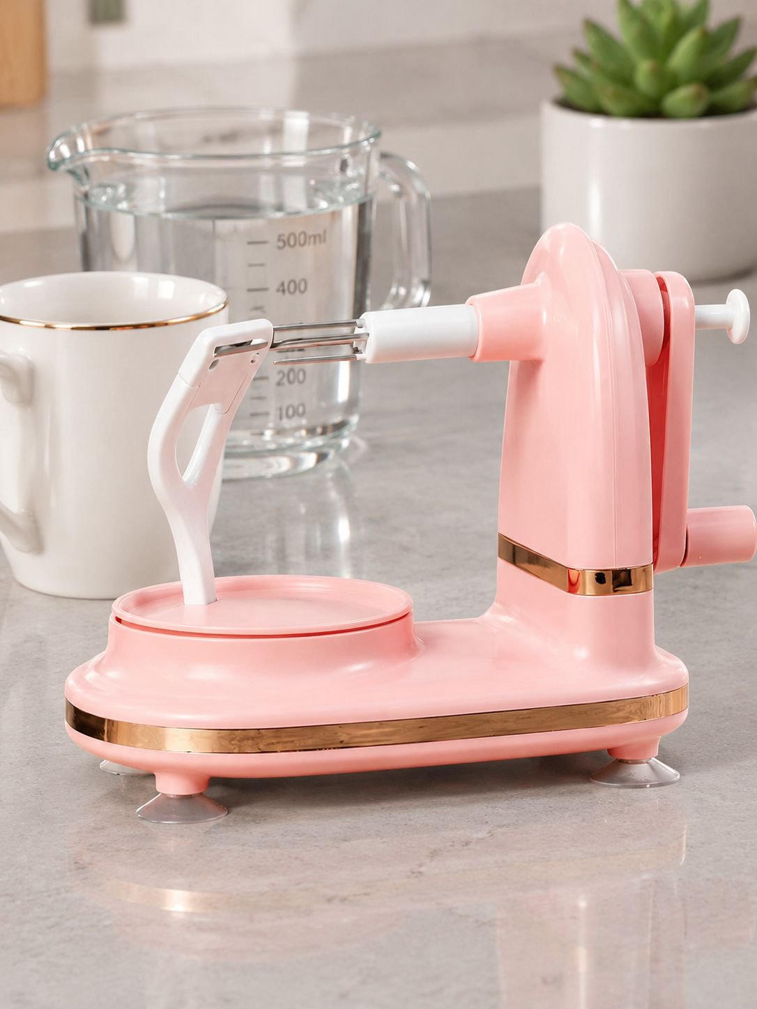 Pink apple peeler with innovative scraping mechanism