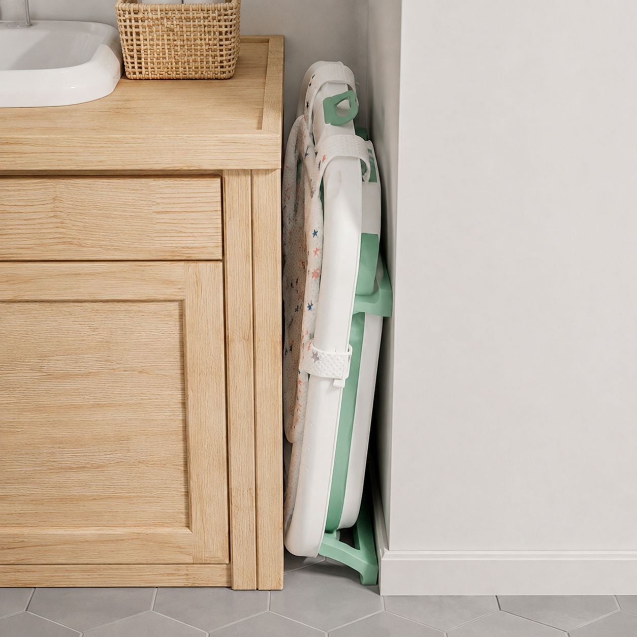Foldable Large Baby Bath Tub, Suitable for Home Use for Newborns and Toddlers