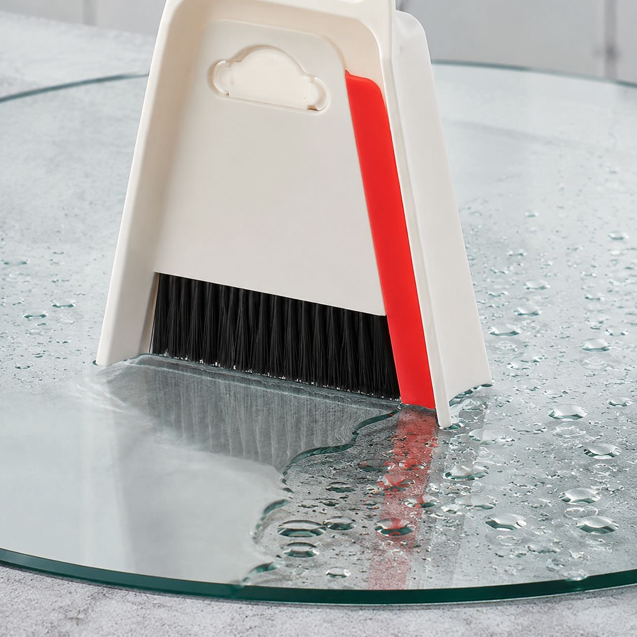 Mini broom and dustpan from the desktop cleaning set