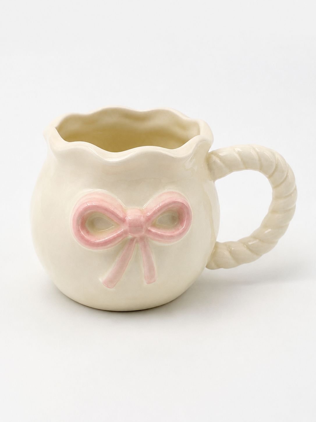 Unique gift idea – irregular bow ceramic mug
