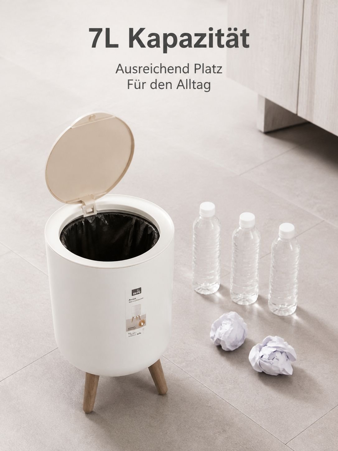 Erhöhter Abfalleimer in Holzoptik