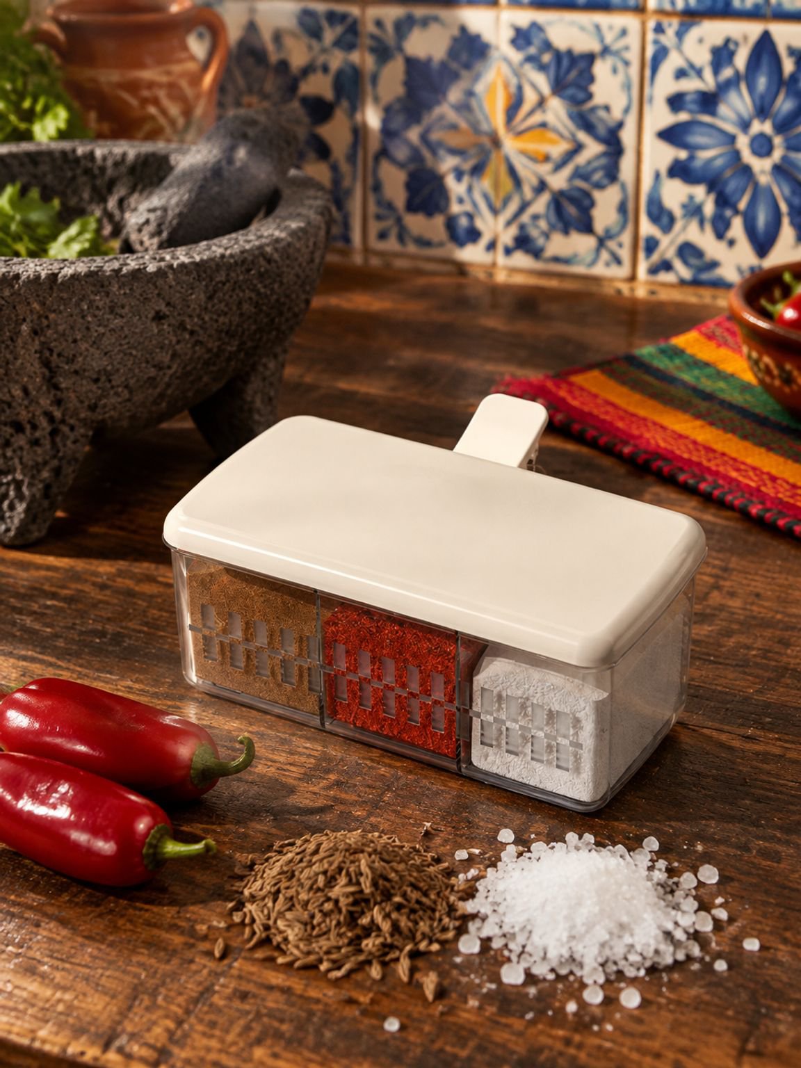 Envase seguro para condimentos con cuchara integrada
