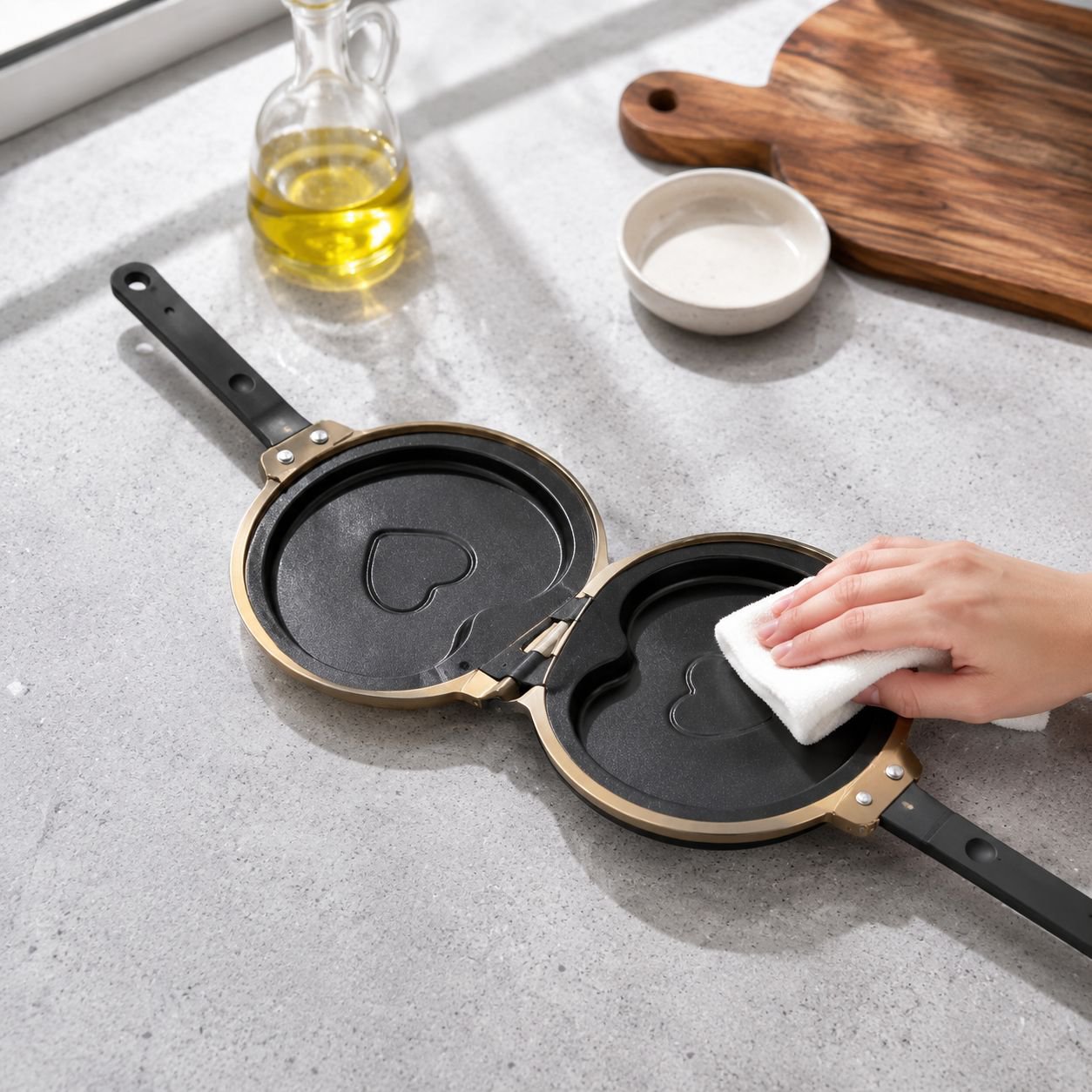 Steak and egg frying pan for morning meals