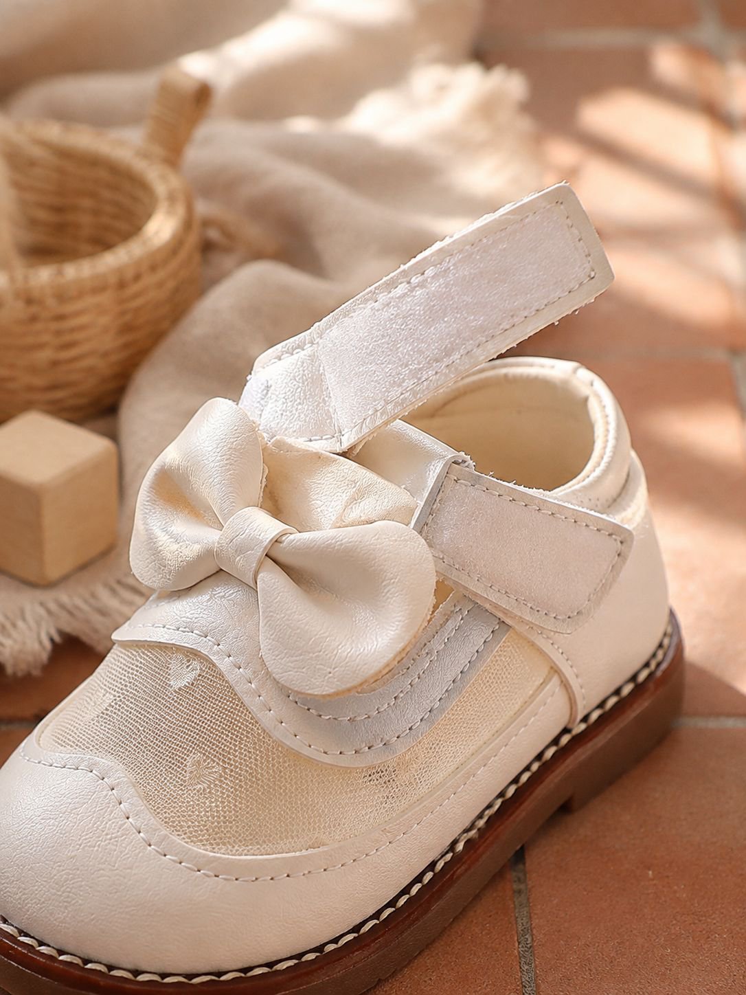 Zapatos de suela blanda y transpirables para bebé estilo princesa