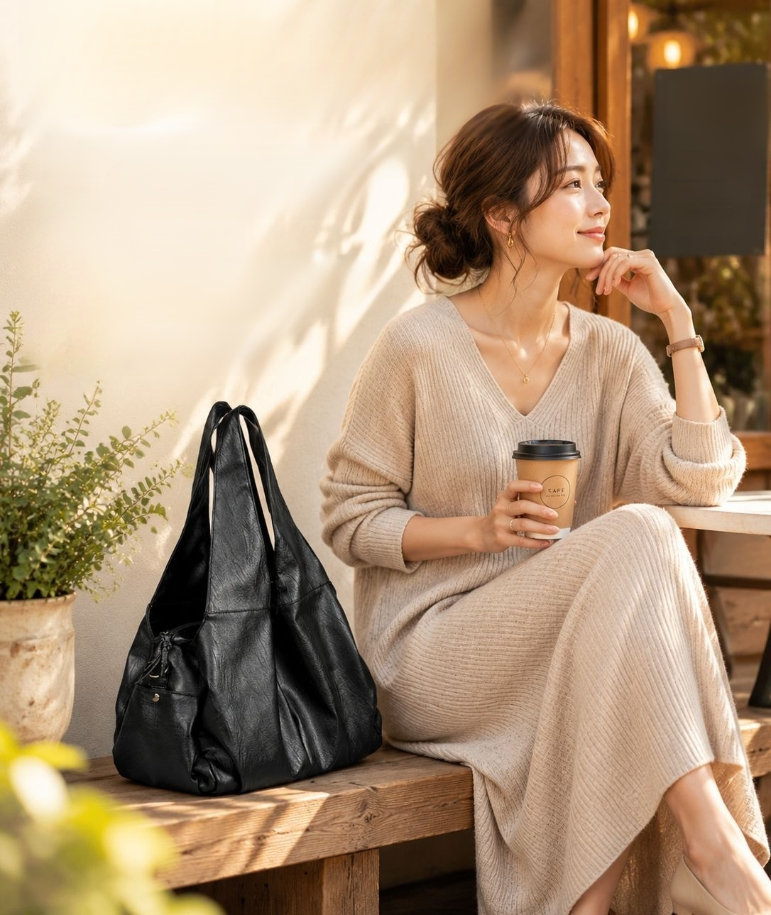 スタイリッシュでシンプルな女性用ショルダーバッグ