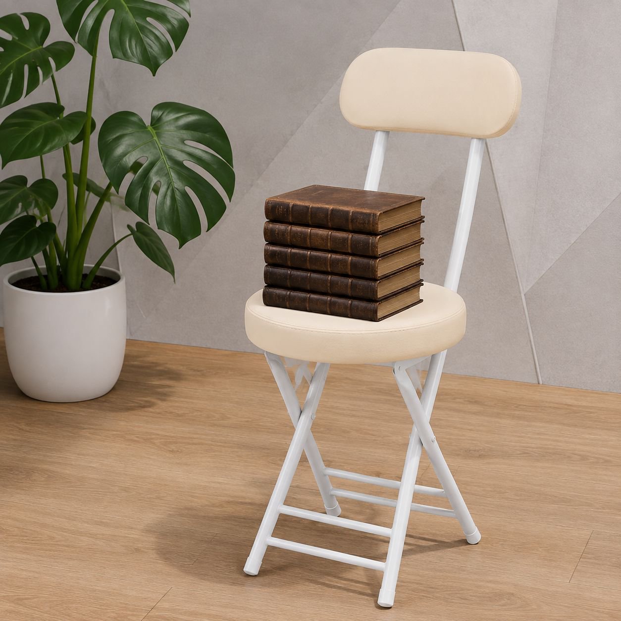 Lightweight folding chair for dining room