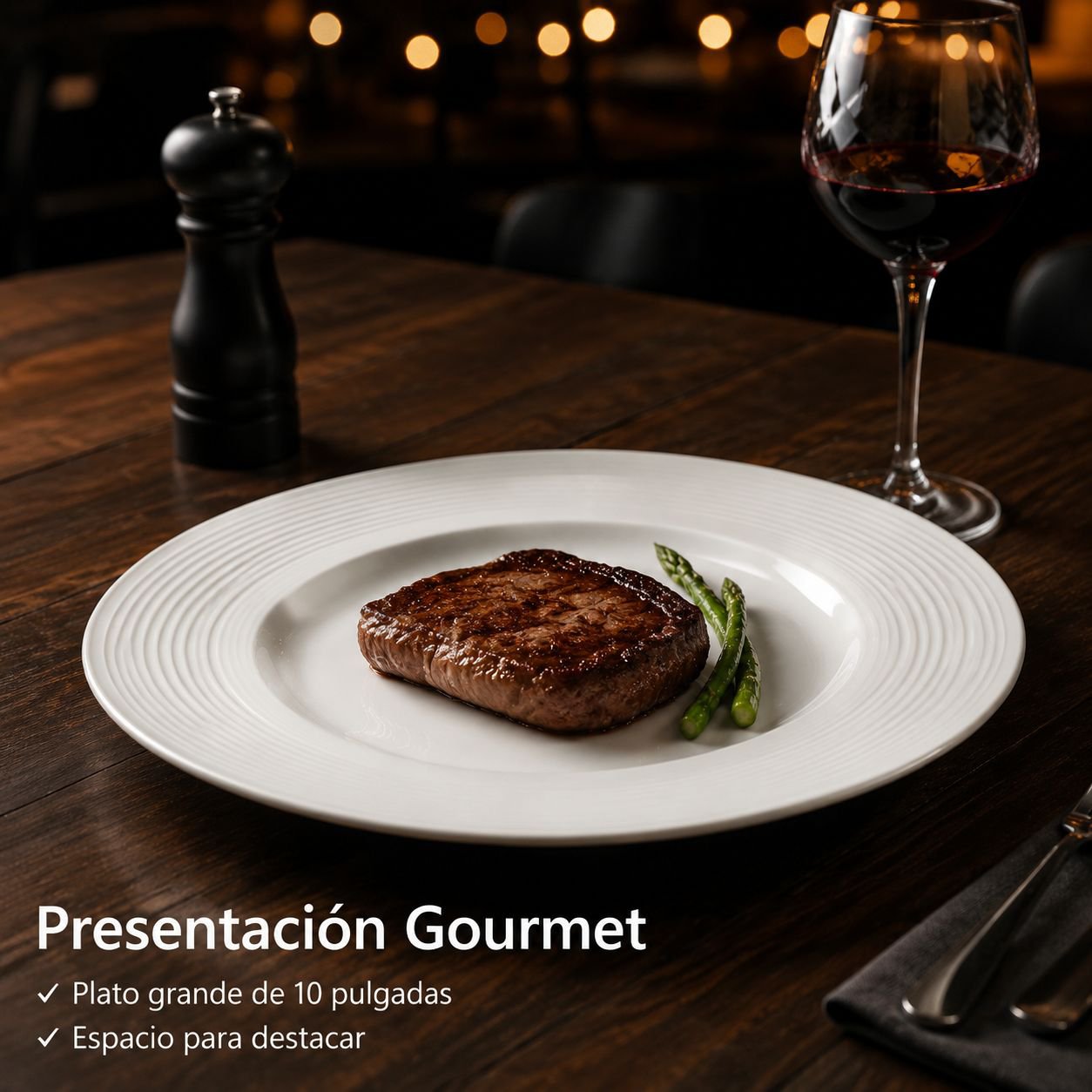 Plato de cerámica con diseño en relieve de sombrero de paja y color liso