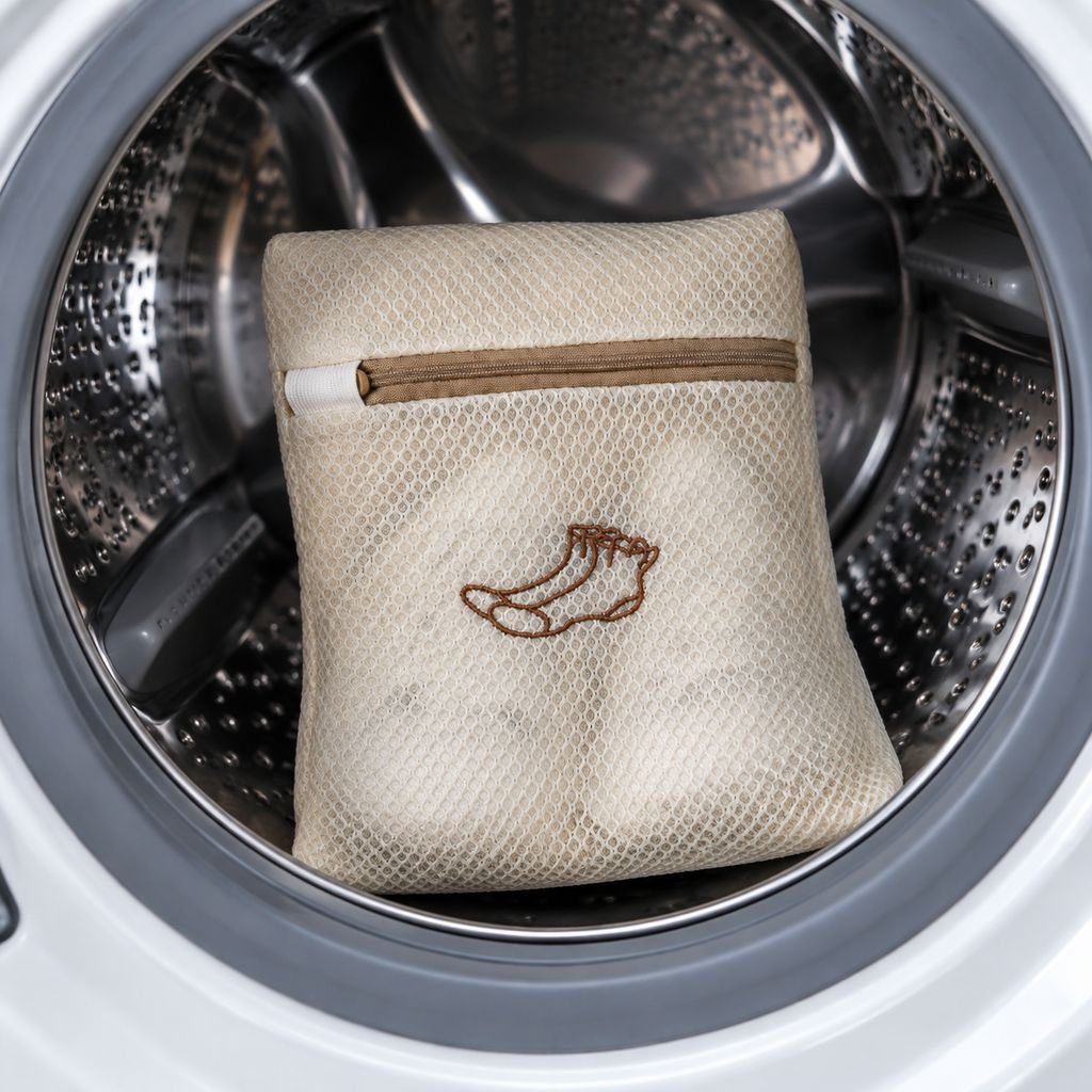 Highly durable zipper on the Anti-deformation Filtering Laundry Bag