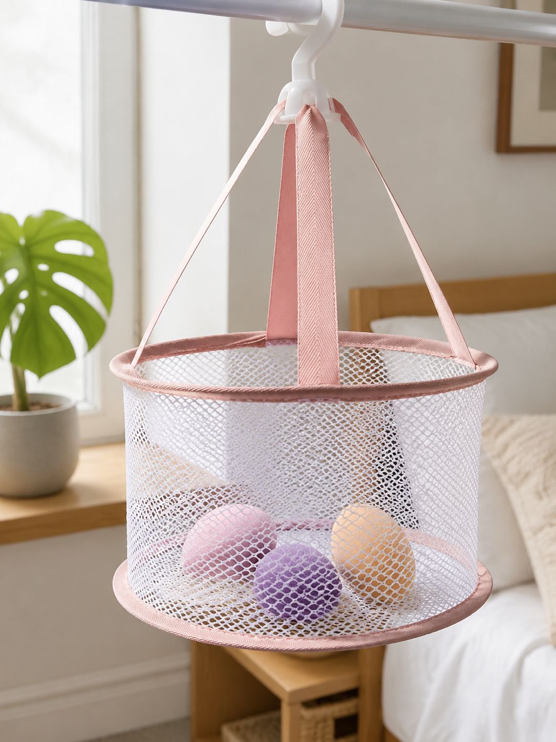 Easy-to-carry portable laundry drying organizer