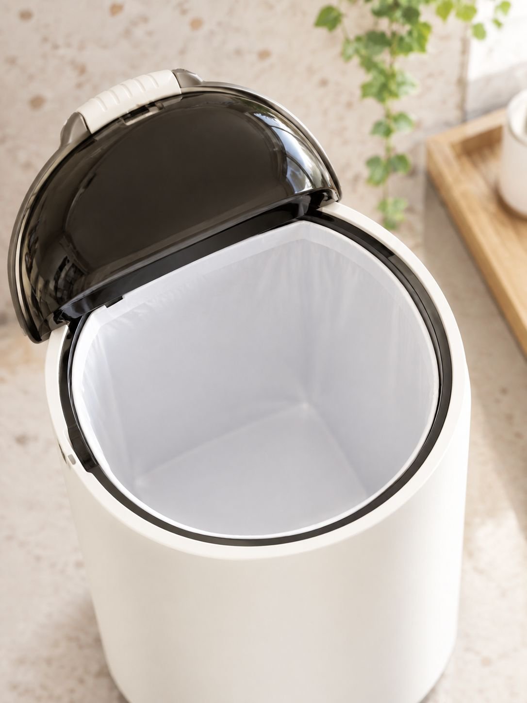 Cubo de basura doméstico automático con cambio y fijación de bolsa