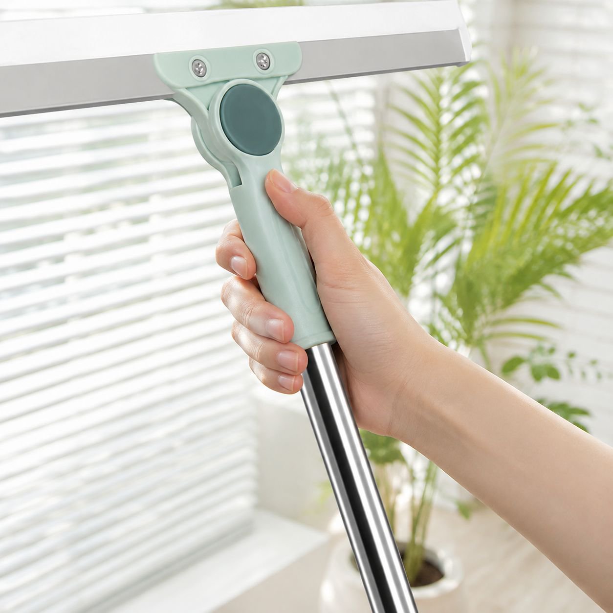 Durable silicone sweeper for pet hair removal