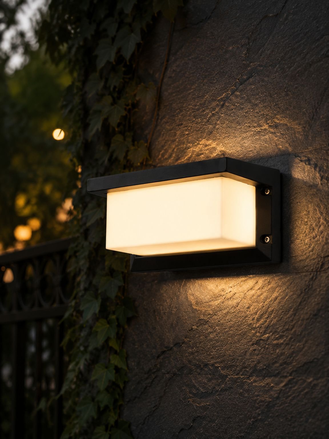 Weather-resistant plastic wall lamp for gardens