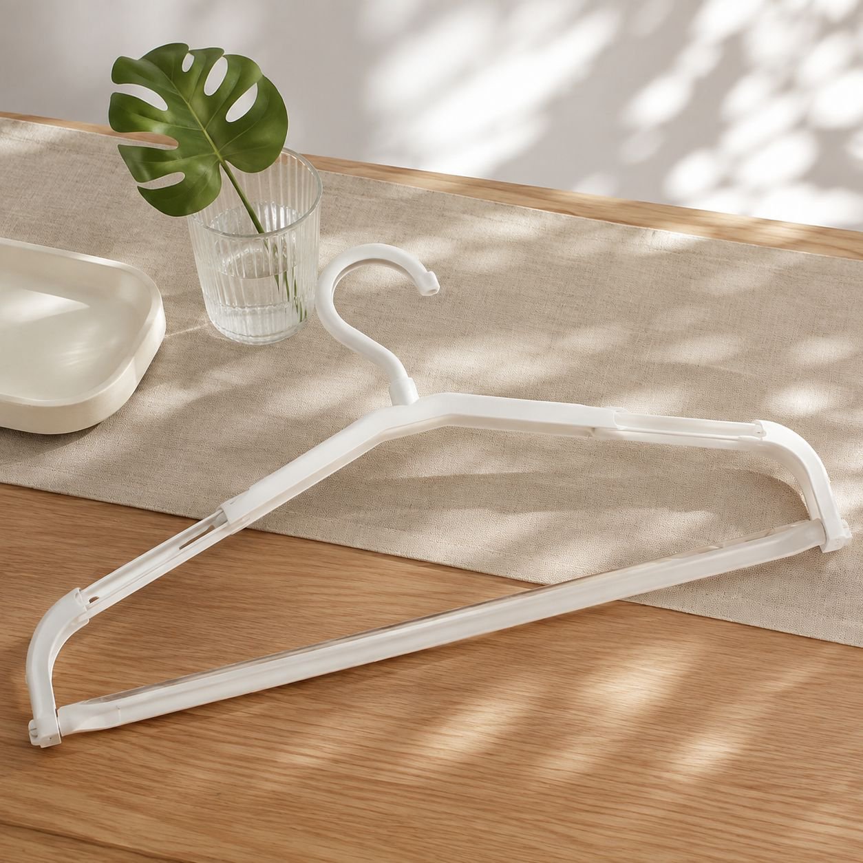 Versatile closet accessory - JMY rotatable extendable hanger