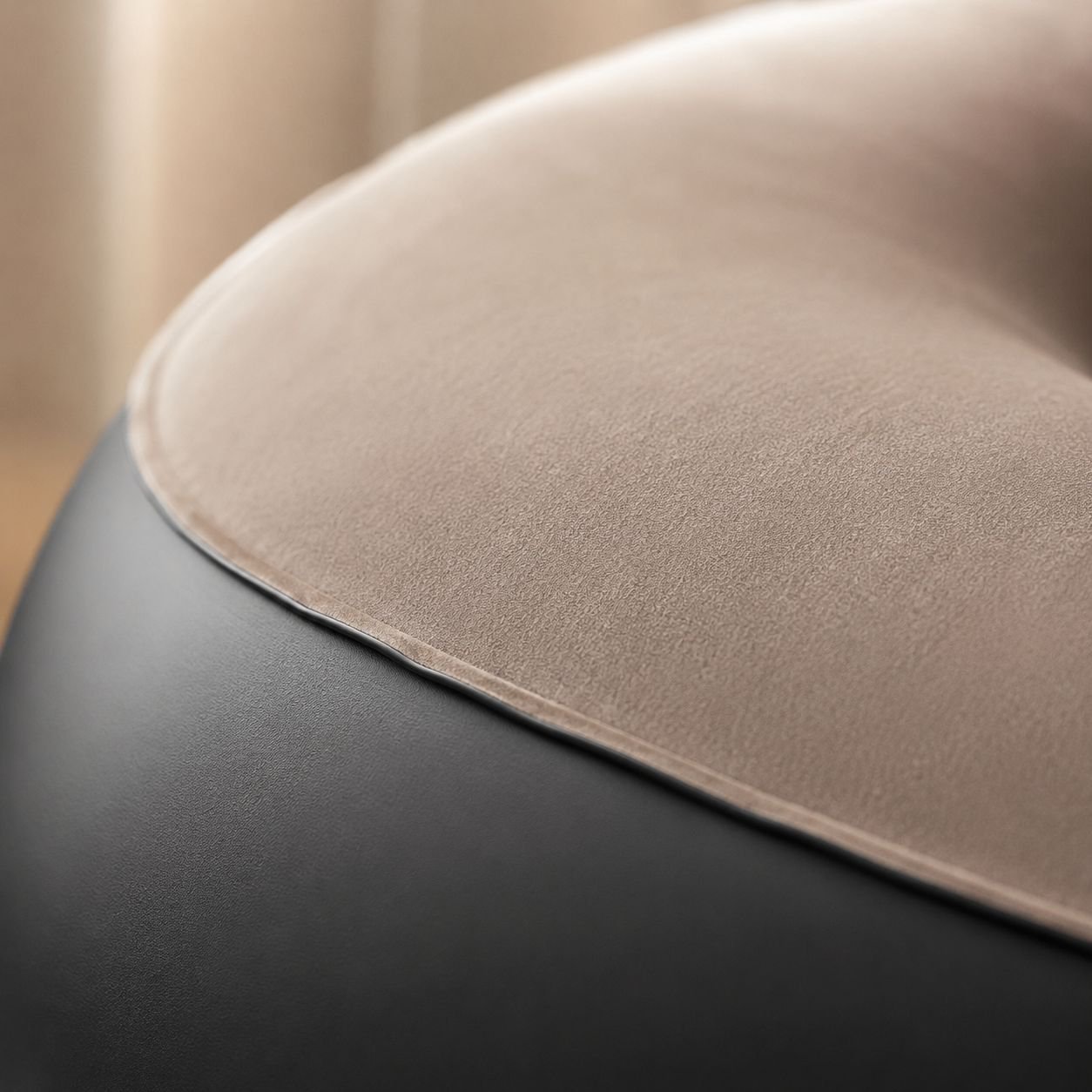 Comfortable and spacious inflatable sofa for picnics