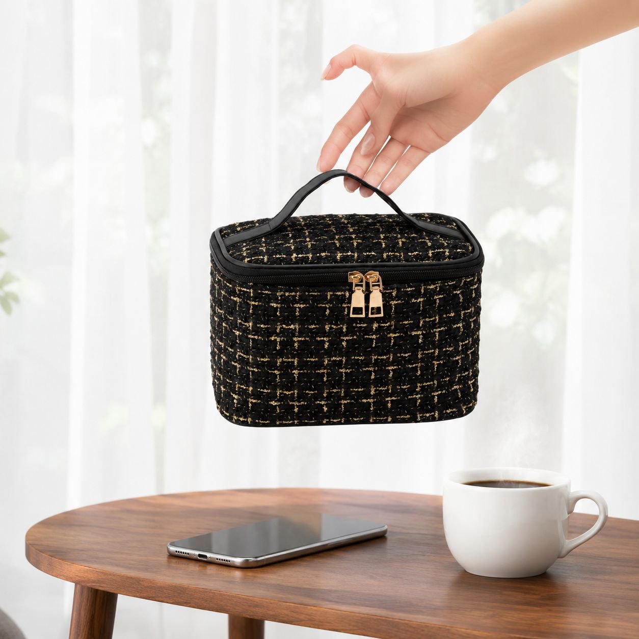 Handbag-style makeup organizer for travel