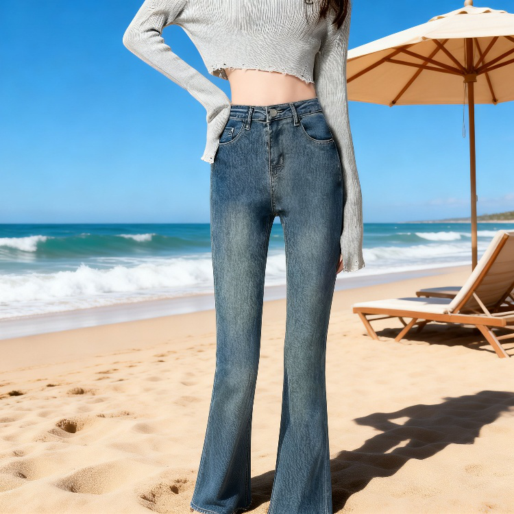 スリムなシルエットのパープルデニムパンツ側面画像