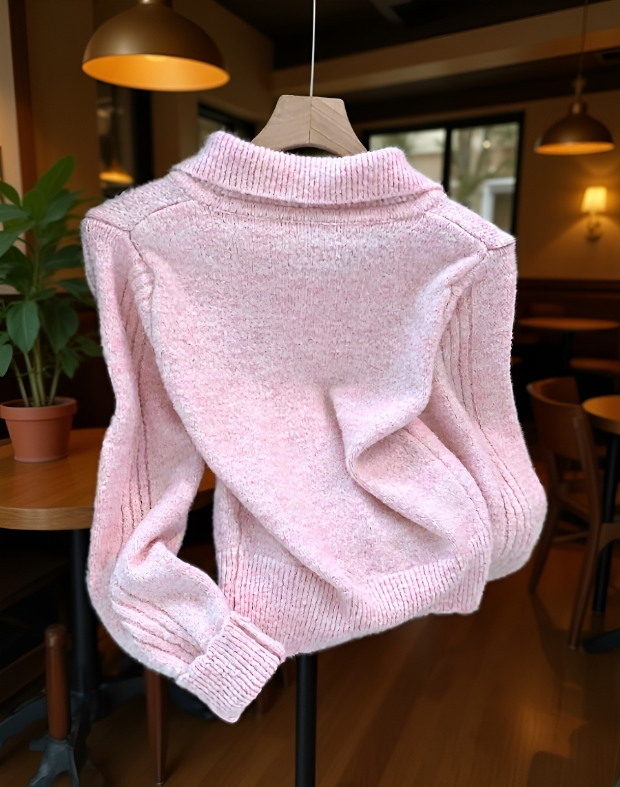 柔らかい素材のレディースセーター