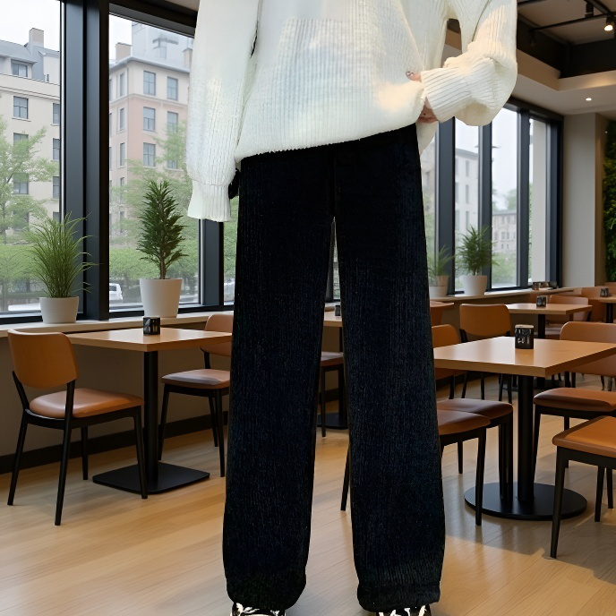 ハイウエスト設計の秋冬向けルーズパンツ