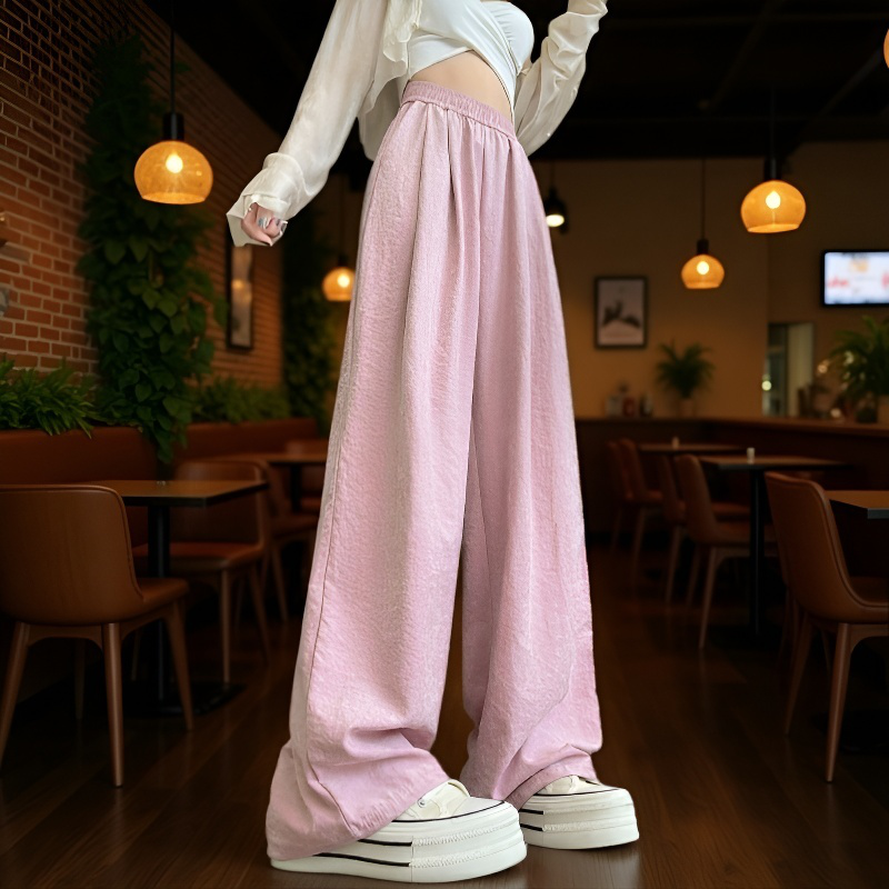 カジュアル多用途なレディースパンツ着用イメージ