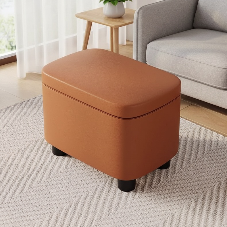 Kleiner Polsterhocker im modernen Design