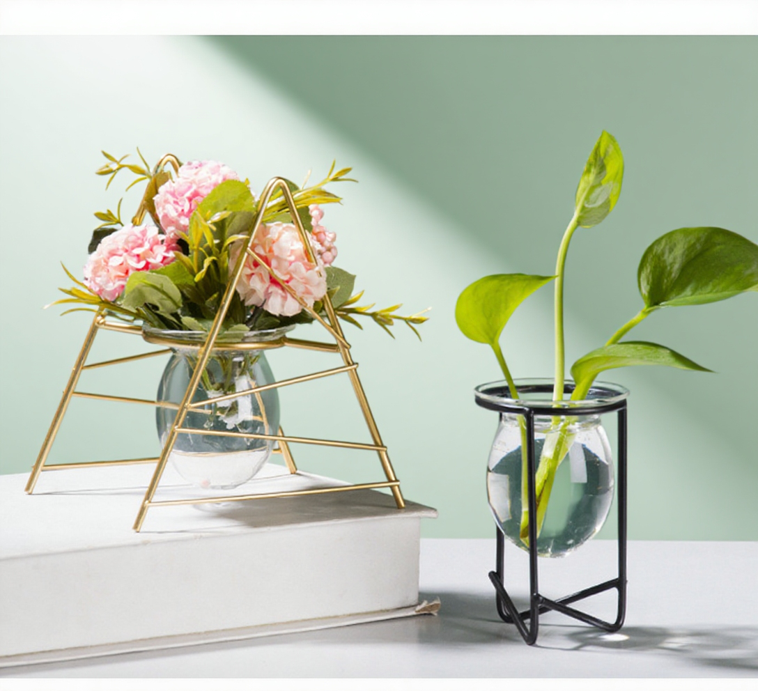 Moderní váza na květiny pro stylové bydlení