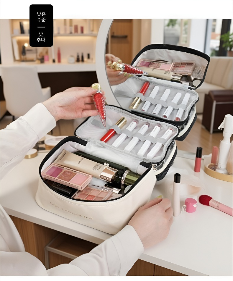 파우치 내부 공간 및 수납력 사진