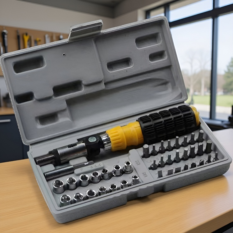 All-in-one combination tool for home maintenance and repairs