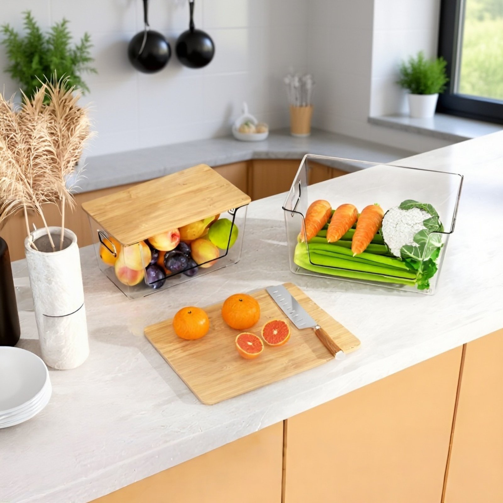 다층 구조의 투명 수납박스 정리 예시