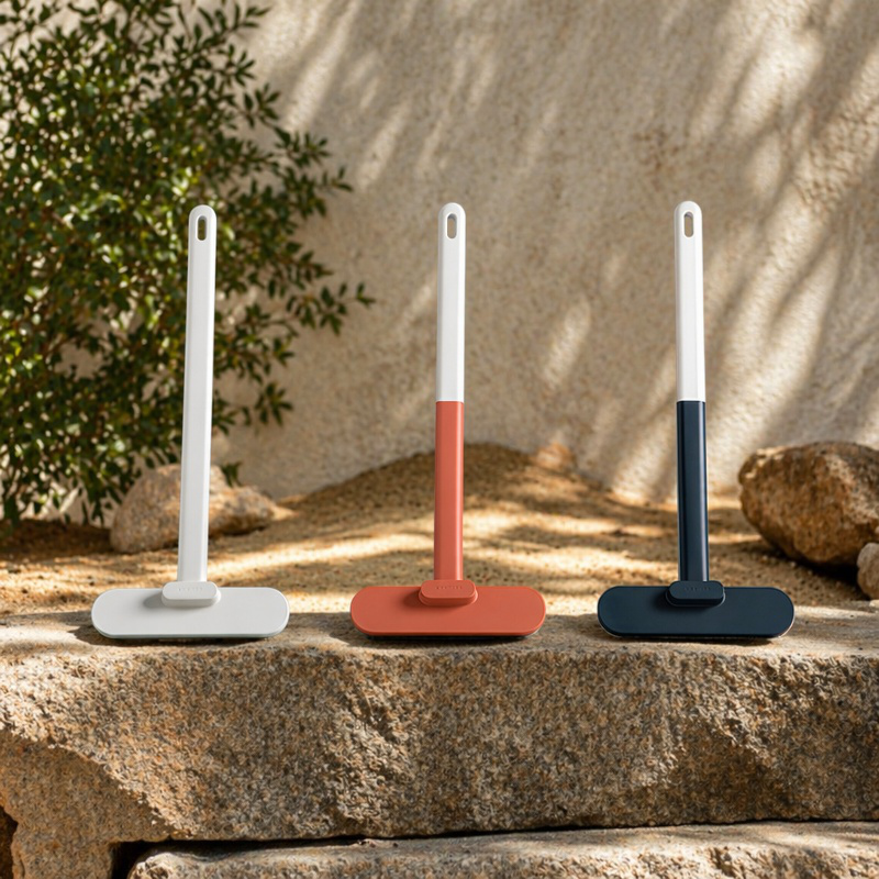 Cepillo con cerdas finas para muebles